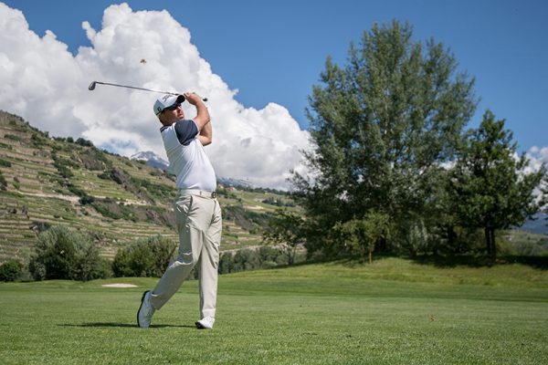 Image of golfer hitting ball